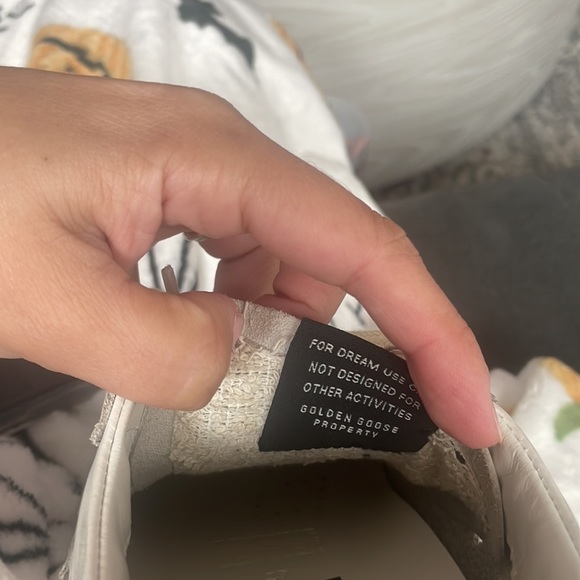 LIKE NEW Golden Goose Sneakers - Picture 5 of 8